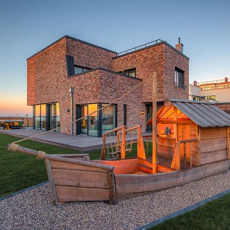 Villa King Erste Lage, Dachterrasse, Meerblick, Carport, Kamin, Sauna, Terrasse, Aussenrolllaeden オルペニッツ エクステリア 写真